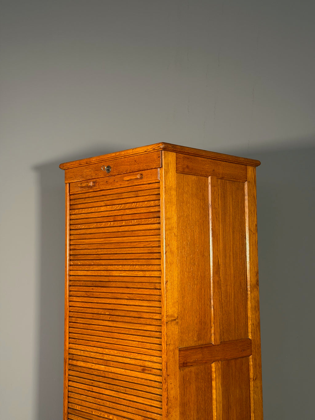 Mobile a serrandina Anni 40