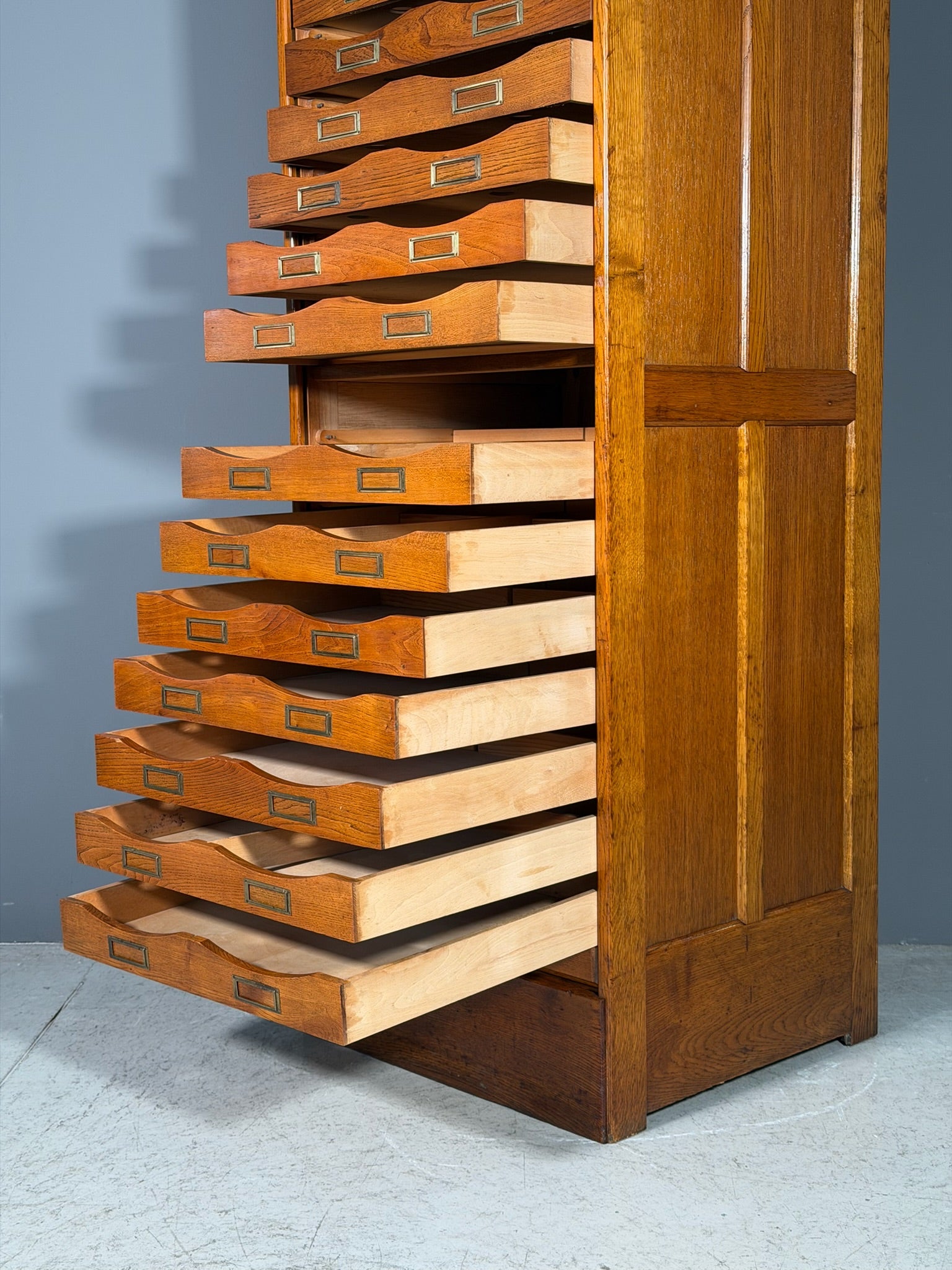 Mobile a serrandina Anni 40