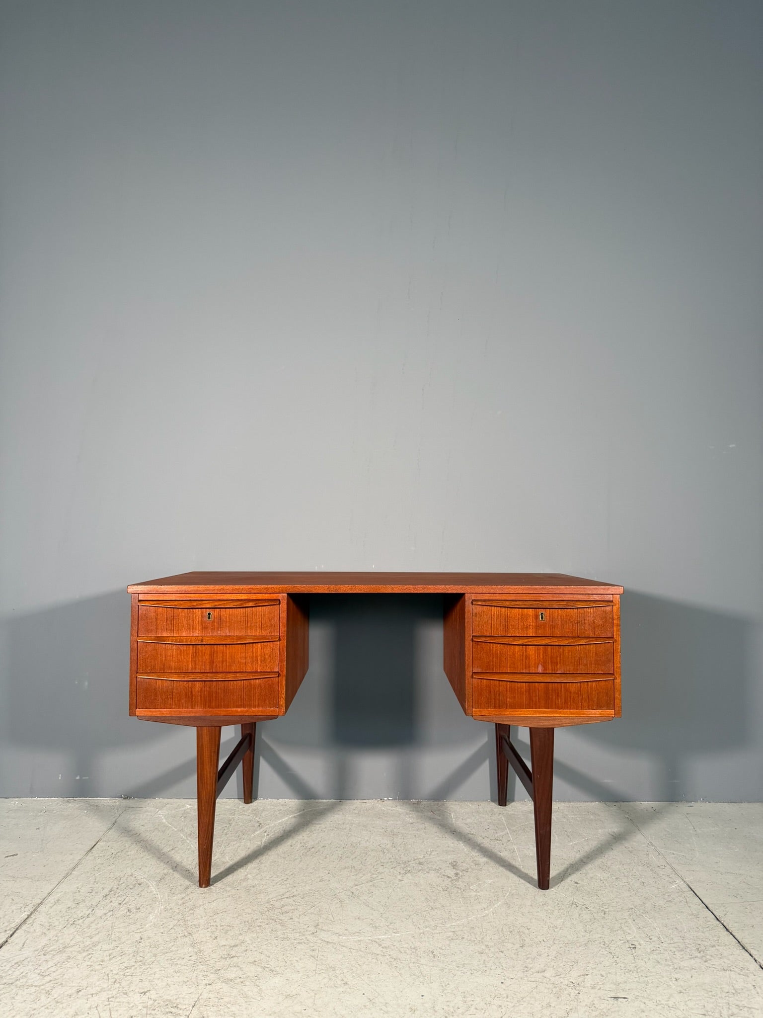 Scrivania vintage originale danese