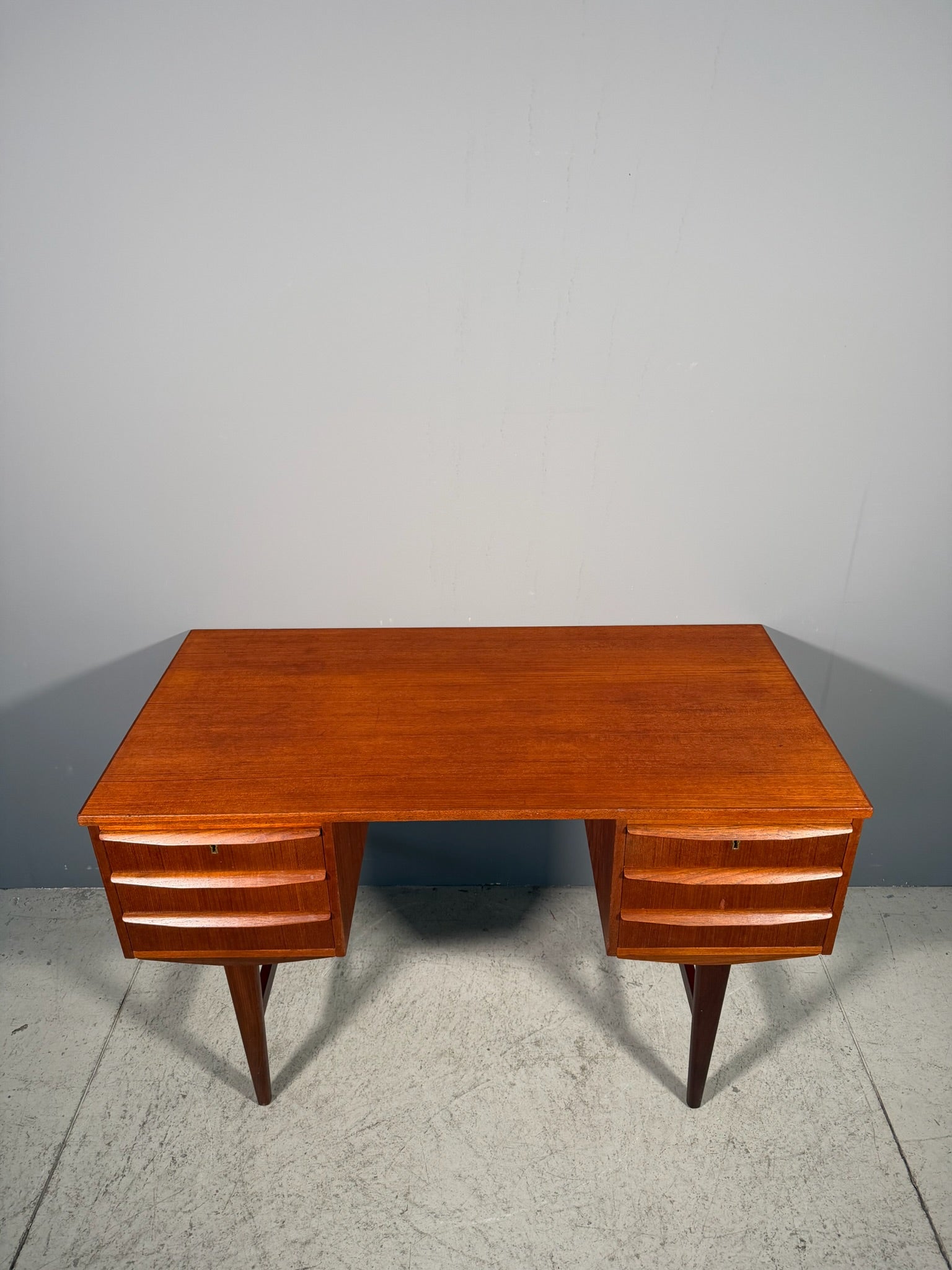 Scrivania vintage originale danese