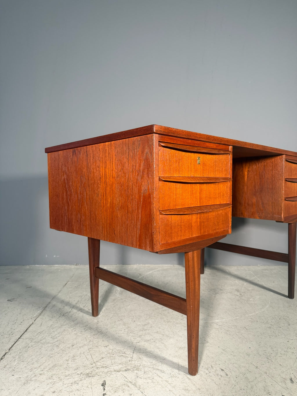 Scrivania vintage originale danese