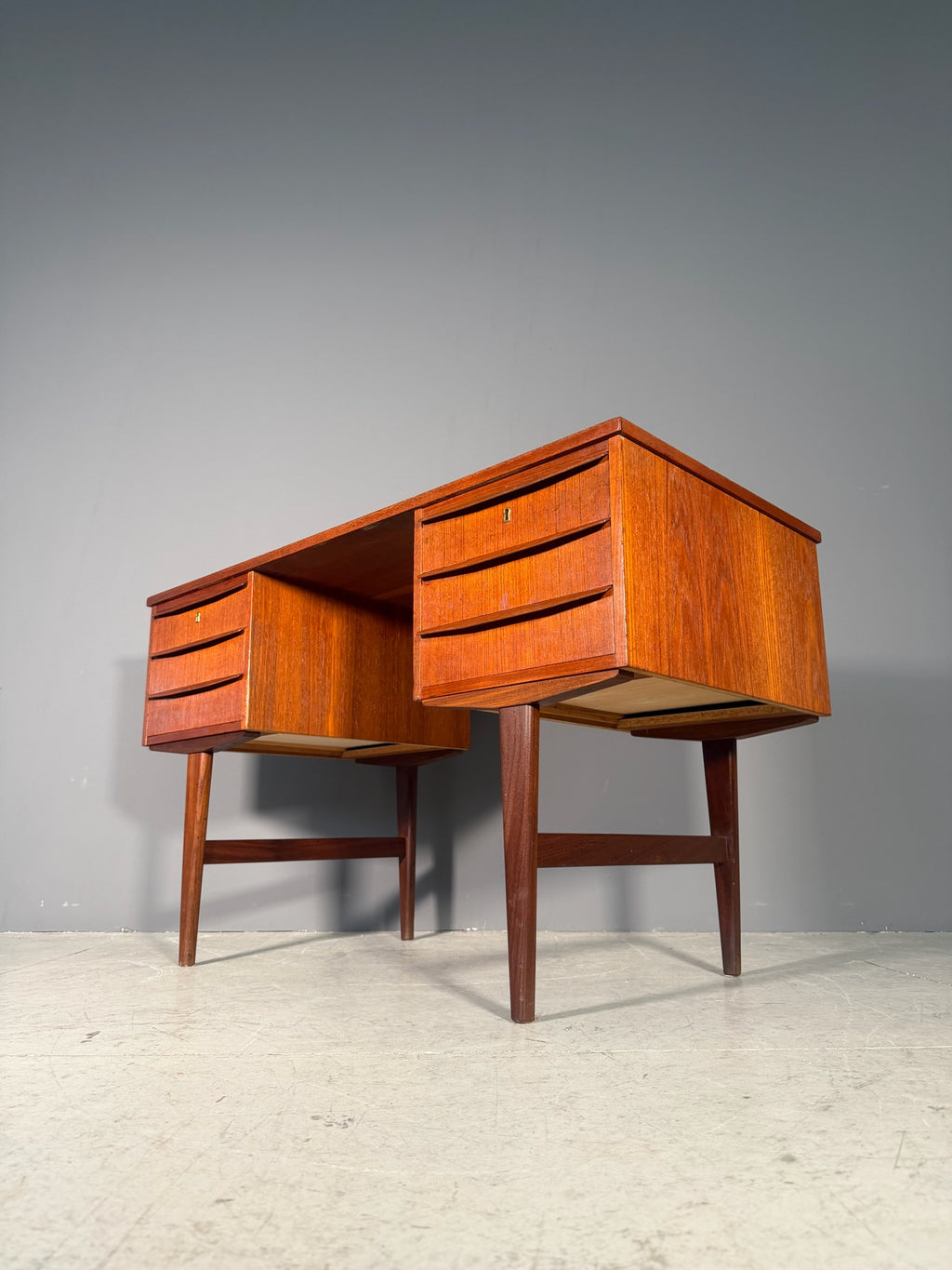 Scrivania vintage originale danese