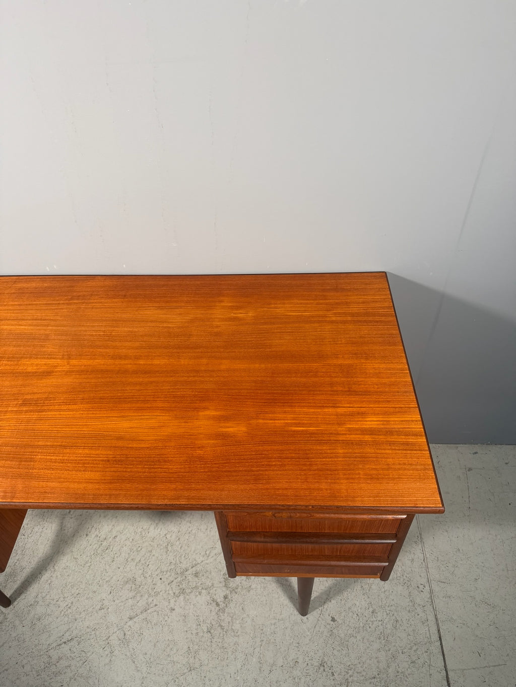 Scrivania da centro in teak