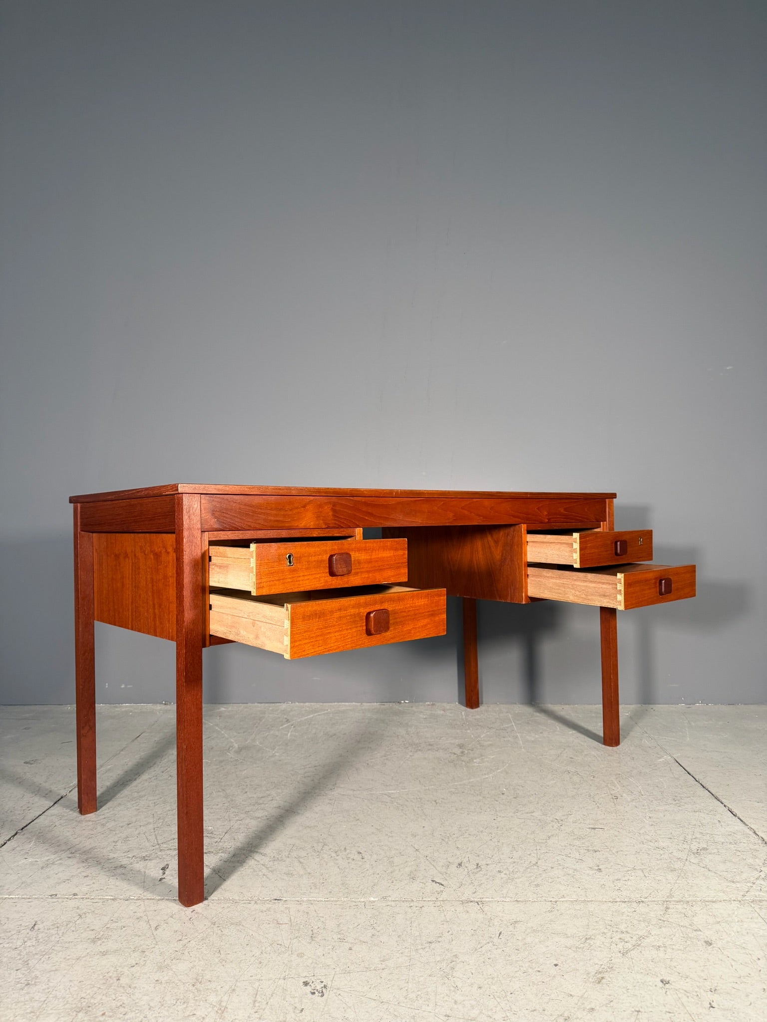 Scrivania vintage Anni 60