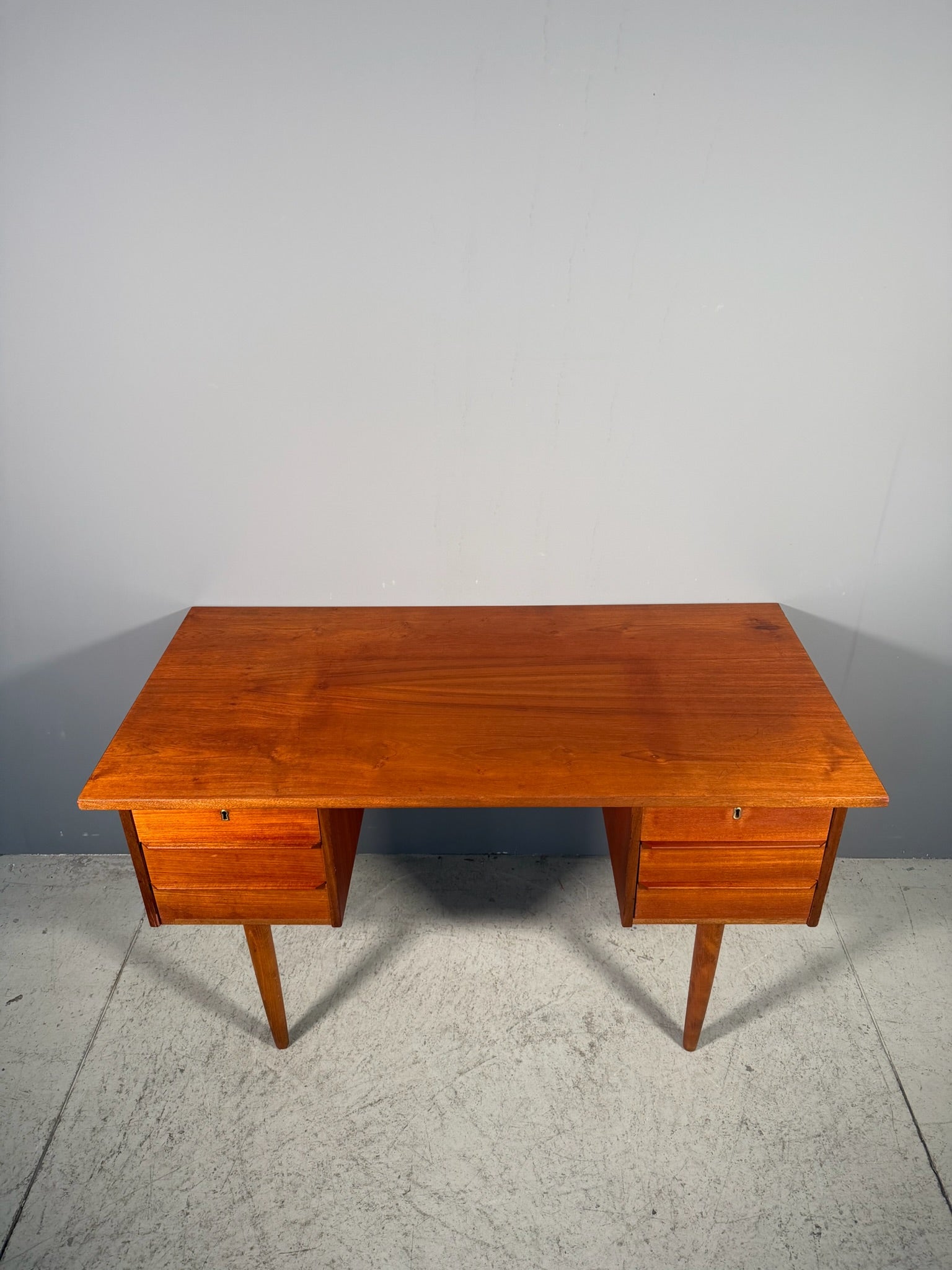 Scrivania danese in teak