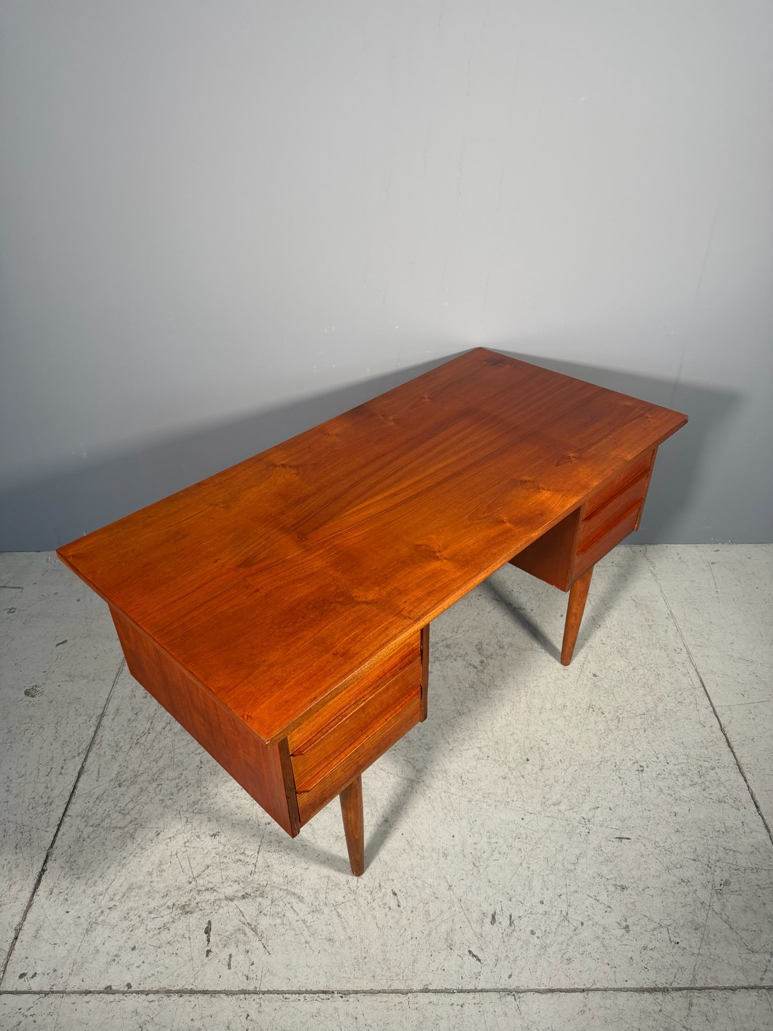 Scrivania danese in teak