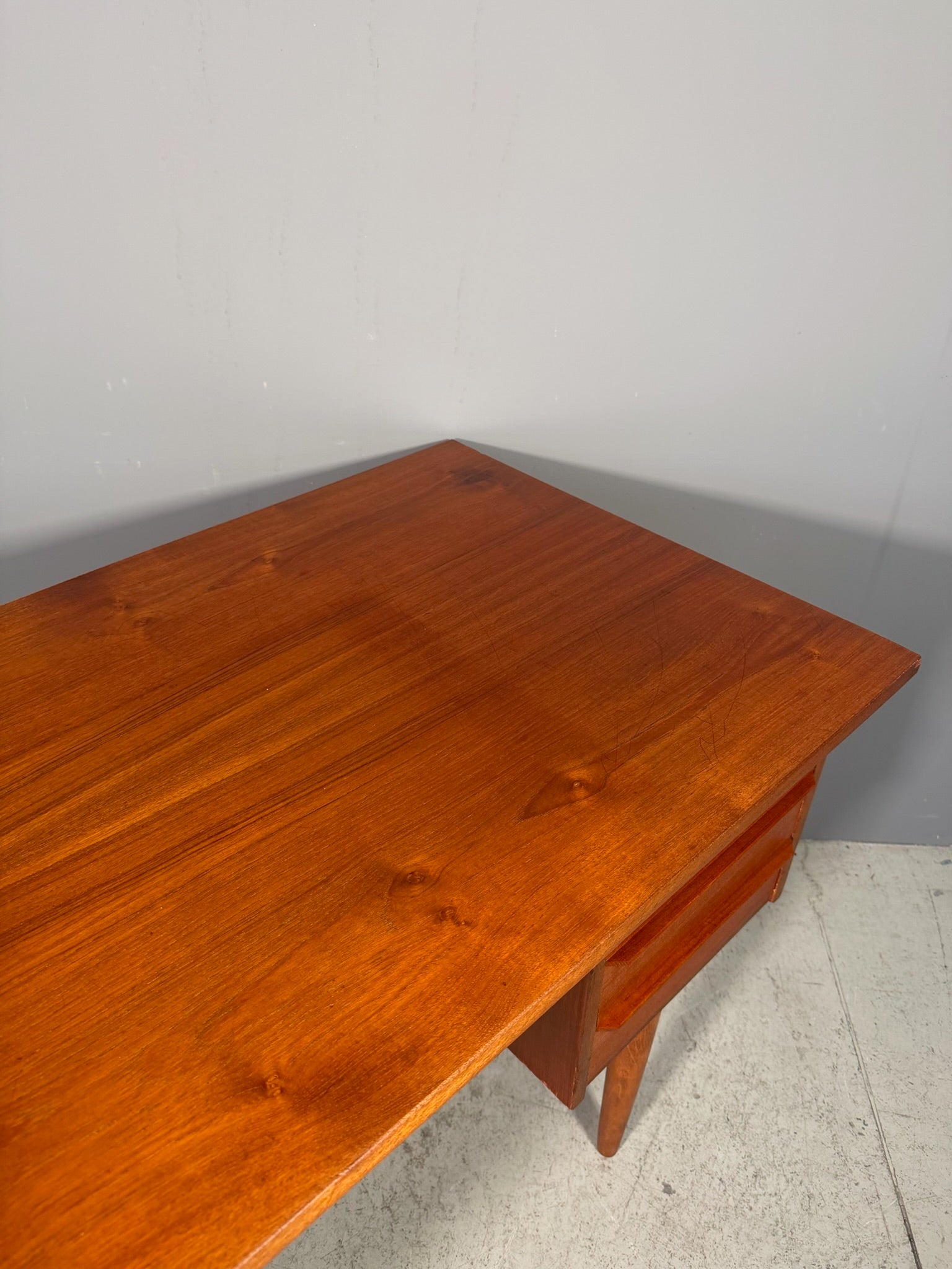 Scrivania danese in teak