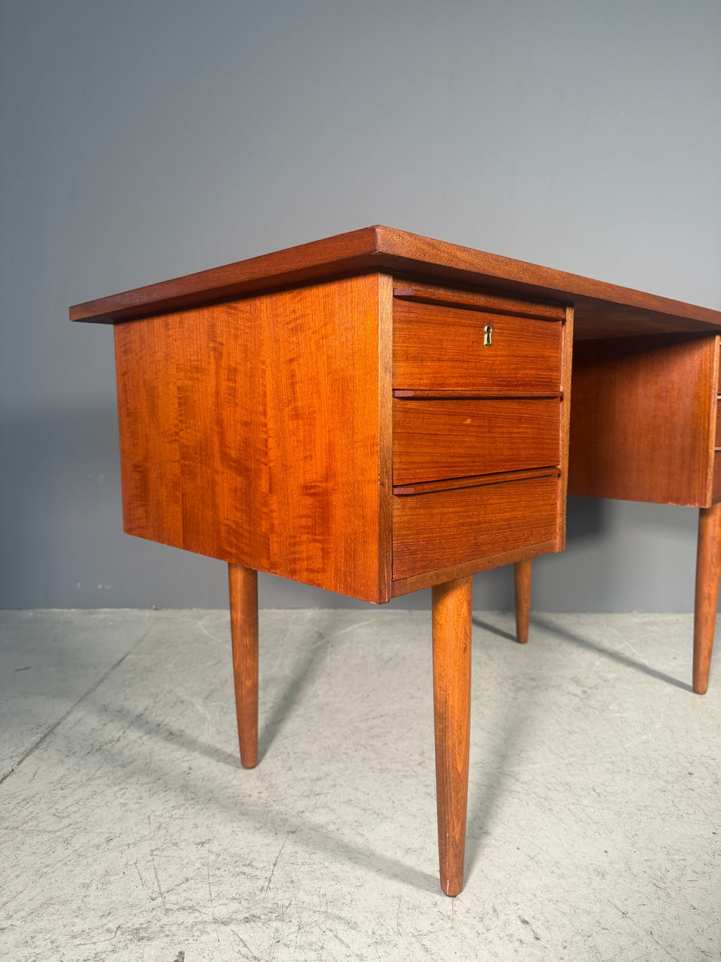 Scrivania danese in teak