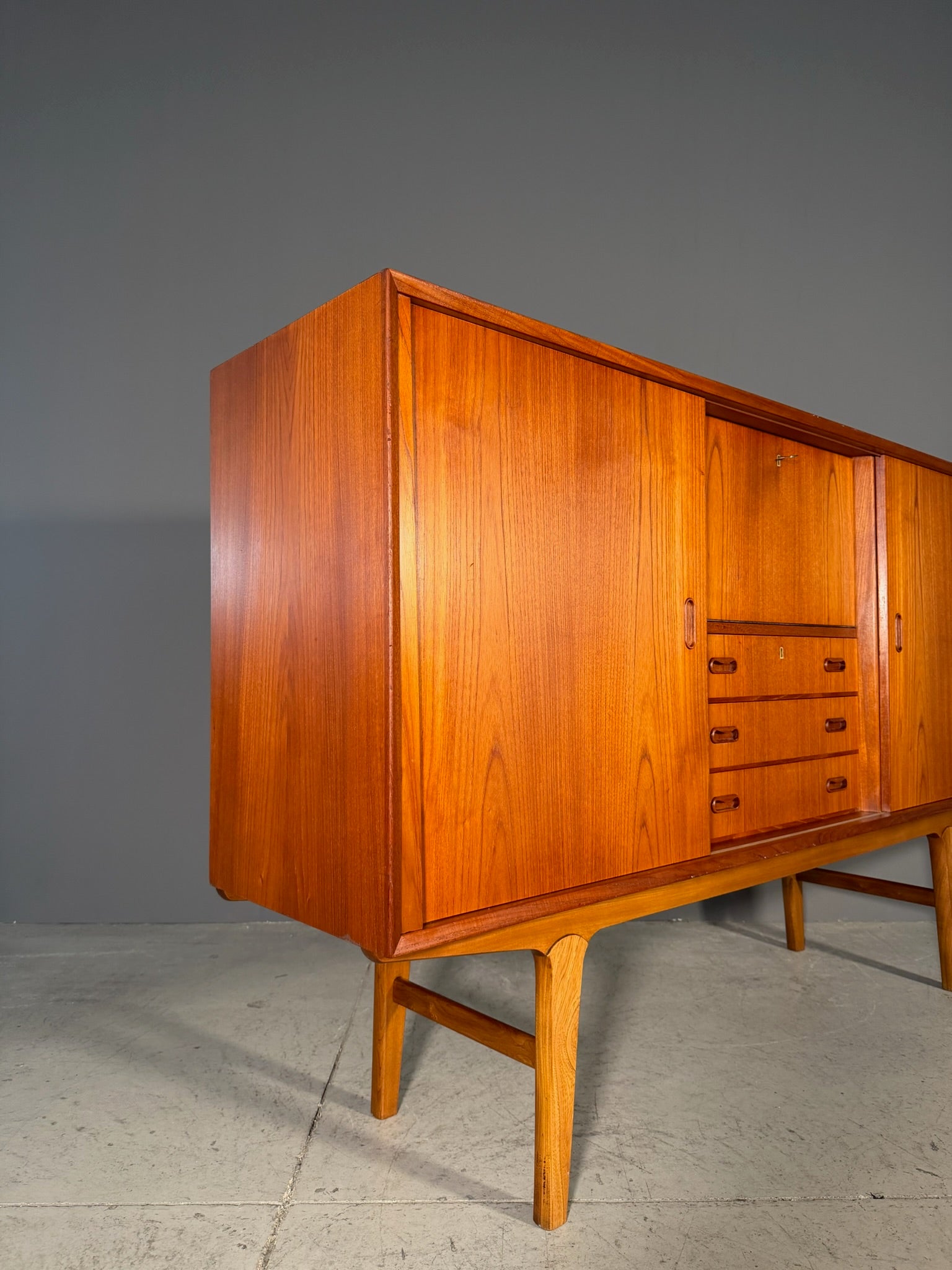 Highboard Anni 60 in teak
