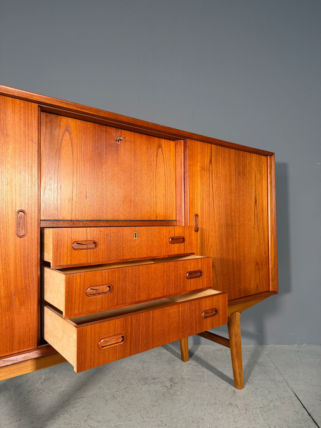 Highboard Anni 60 in teak
