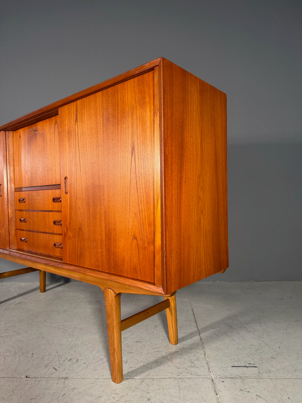 Highboard Anni 60 in teak
