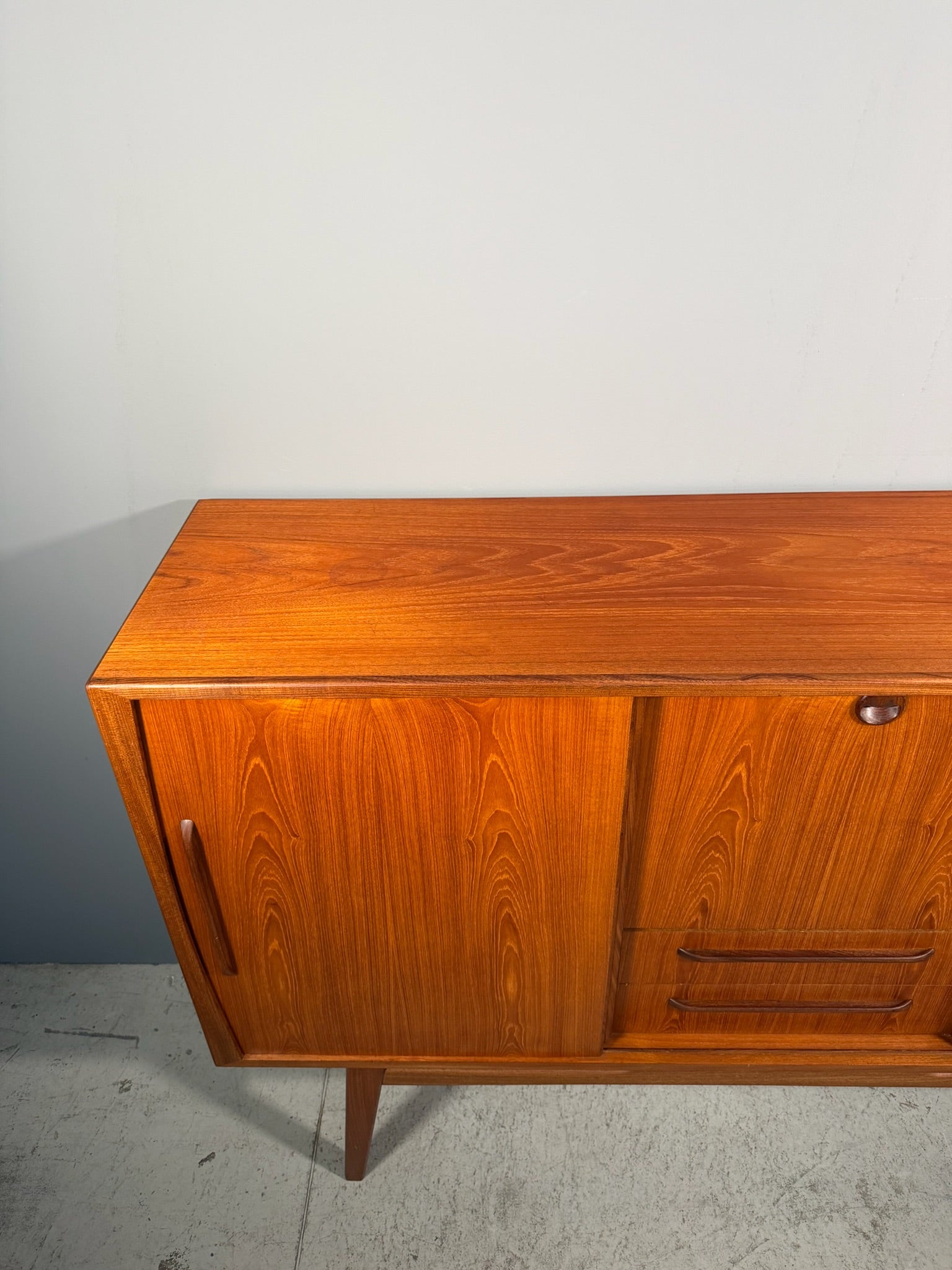 Highboard Anni 60 in teak