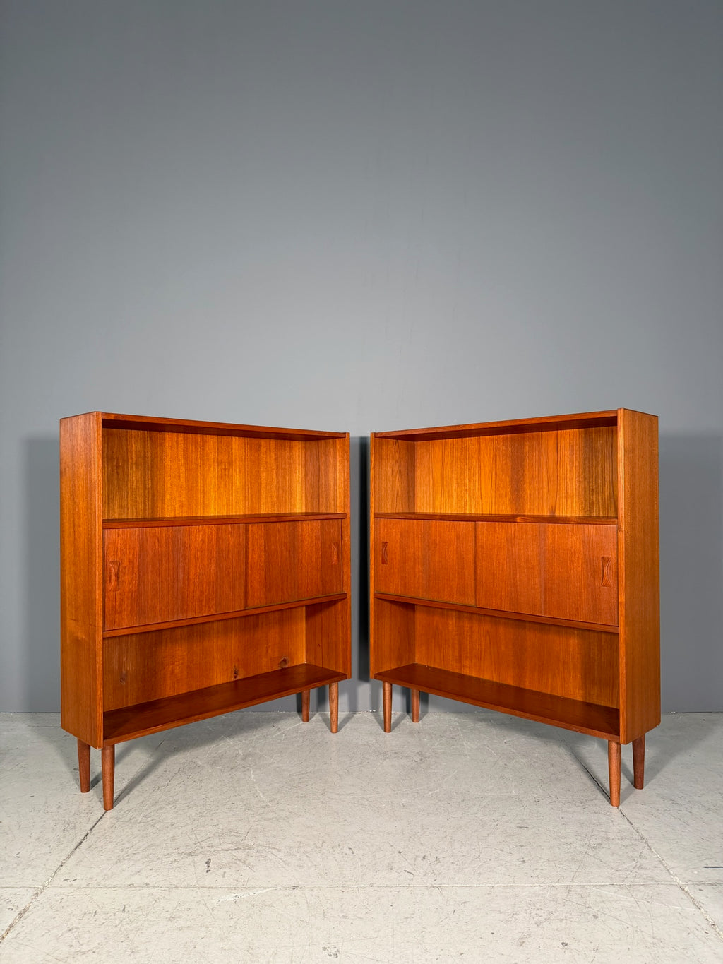 Libreria scandinava in teak