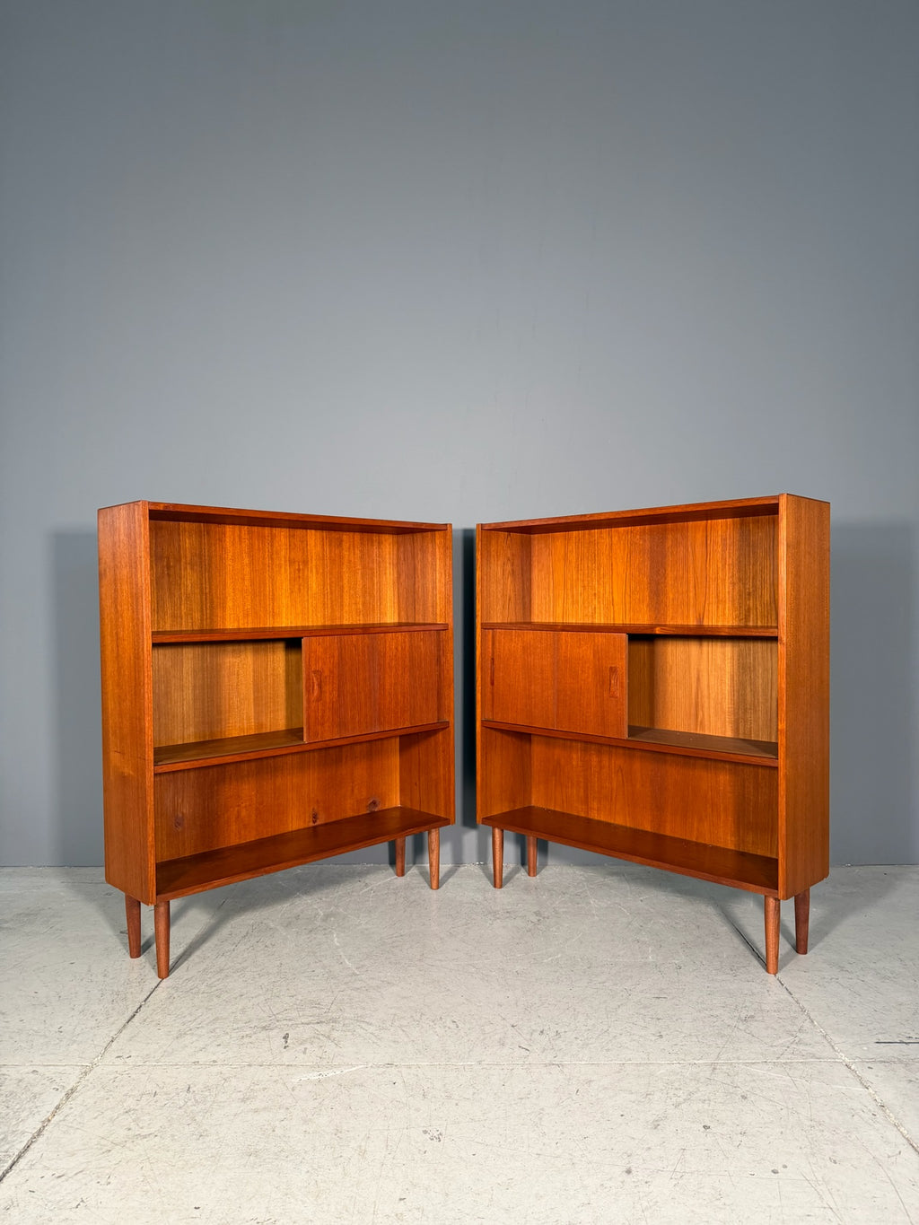 Libreria scandinava in teak