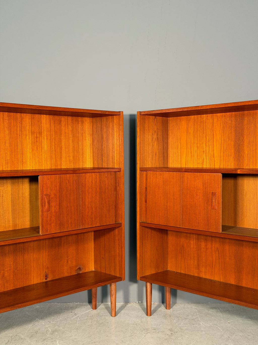 Libreria scandinava in teak
