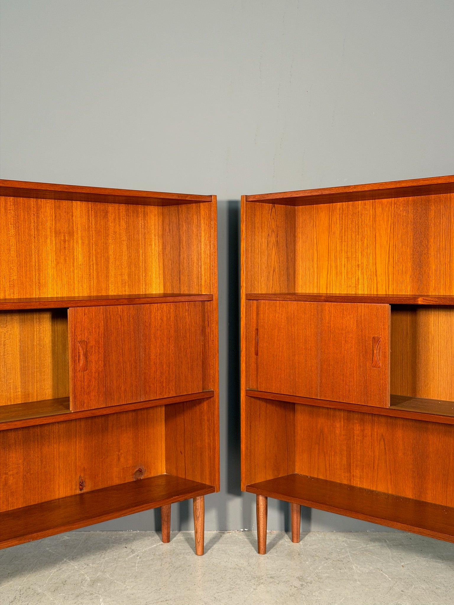 Libreria scandinava in teak