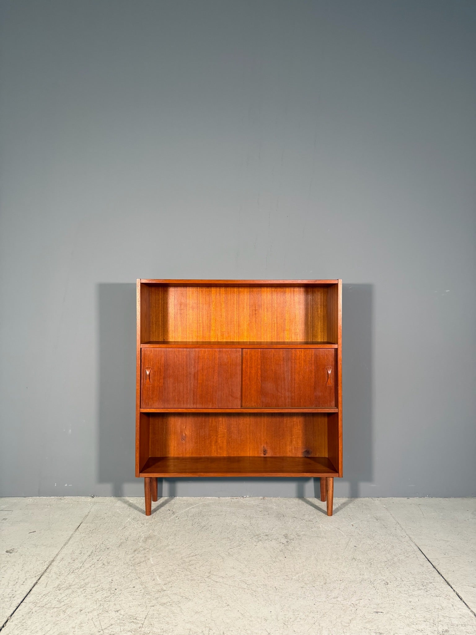 Libreria scandinava in teak