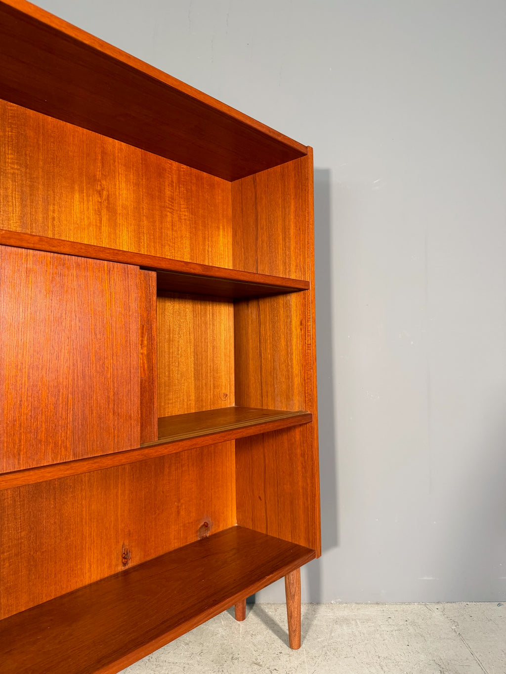 Libreria scandinava in teak