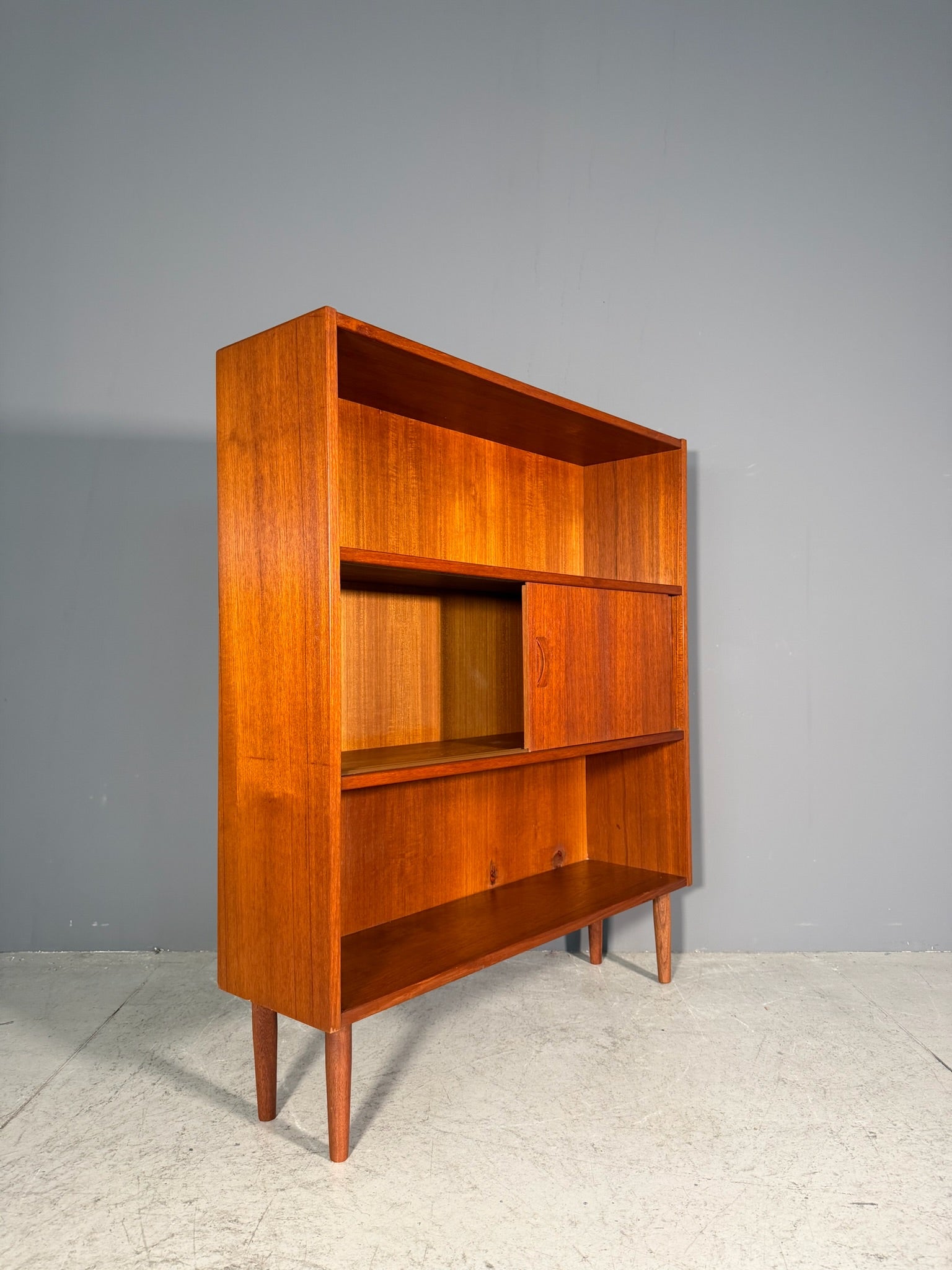 Libreria scandinava in teak