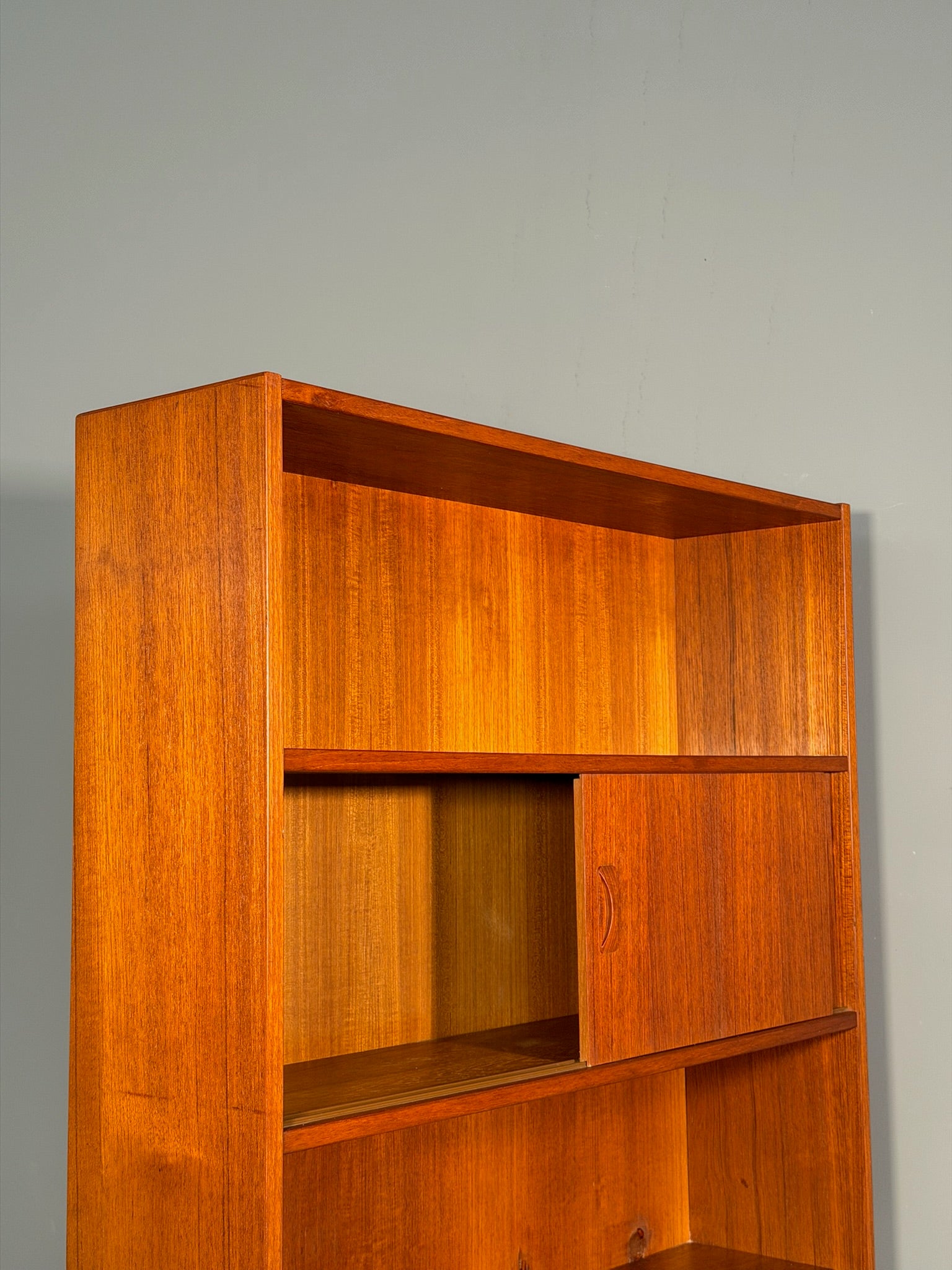 Libreria scandinava in teak