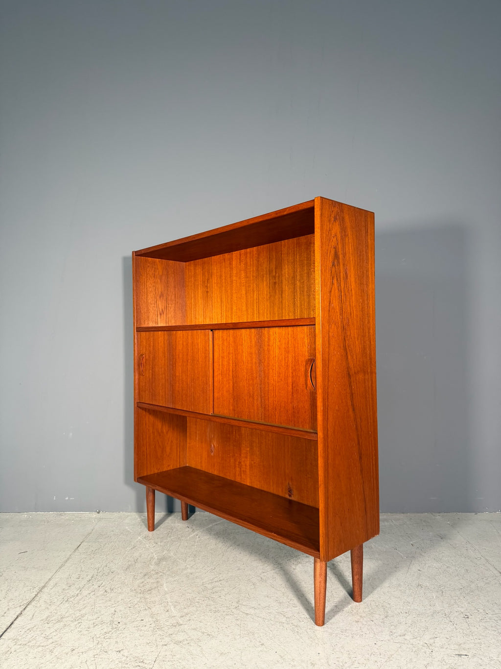 Libreria scandinava in teak
