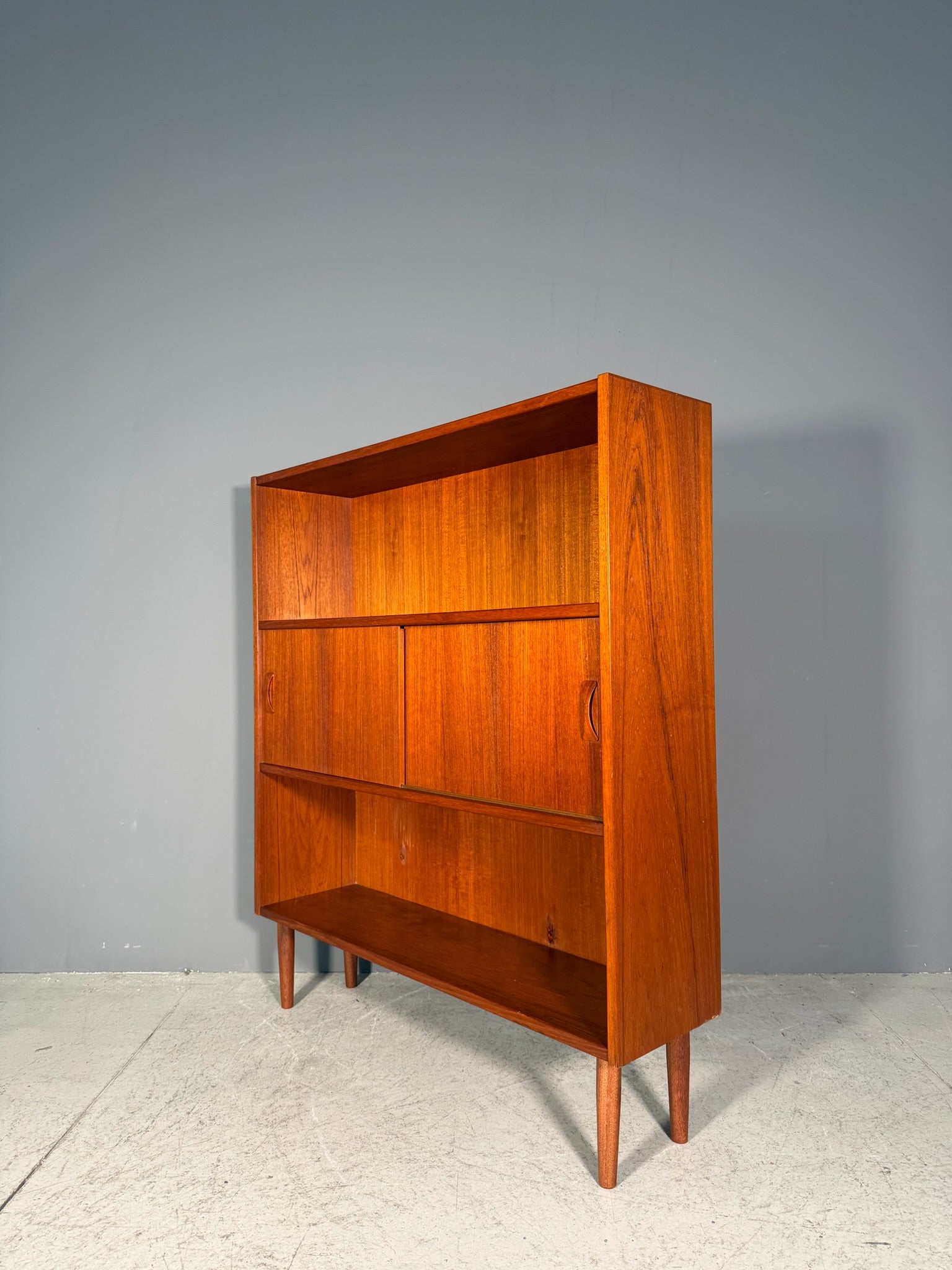 Libreria scandinava in teak