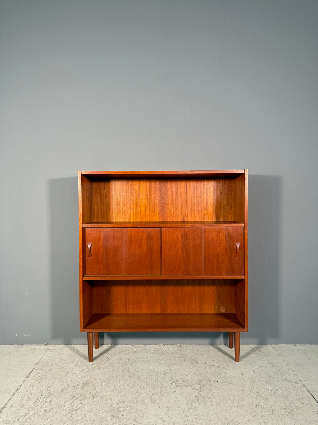 Libreria scandinava in teak