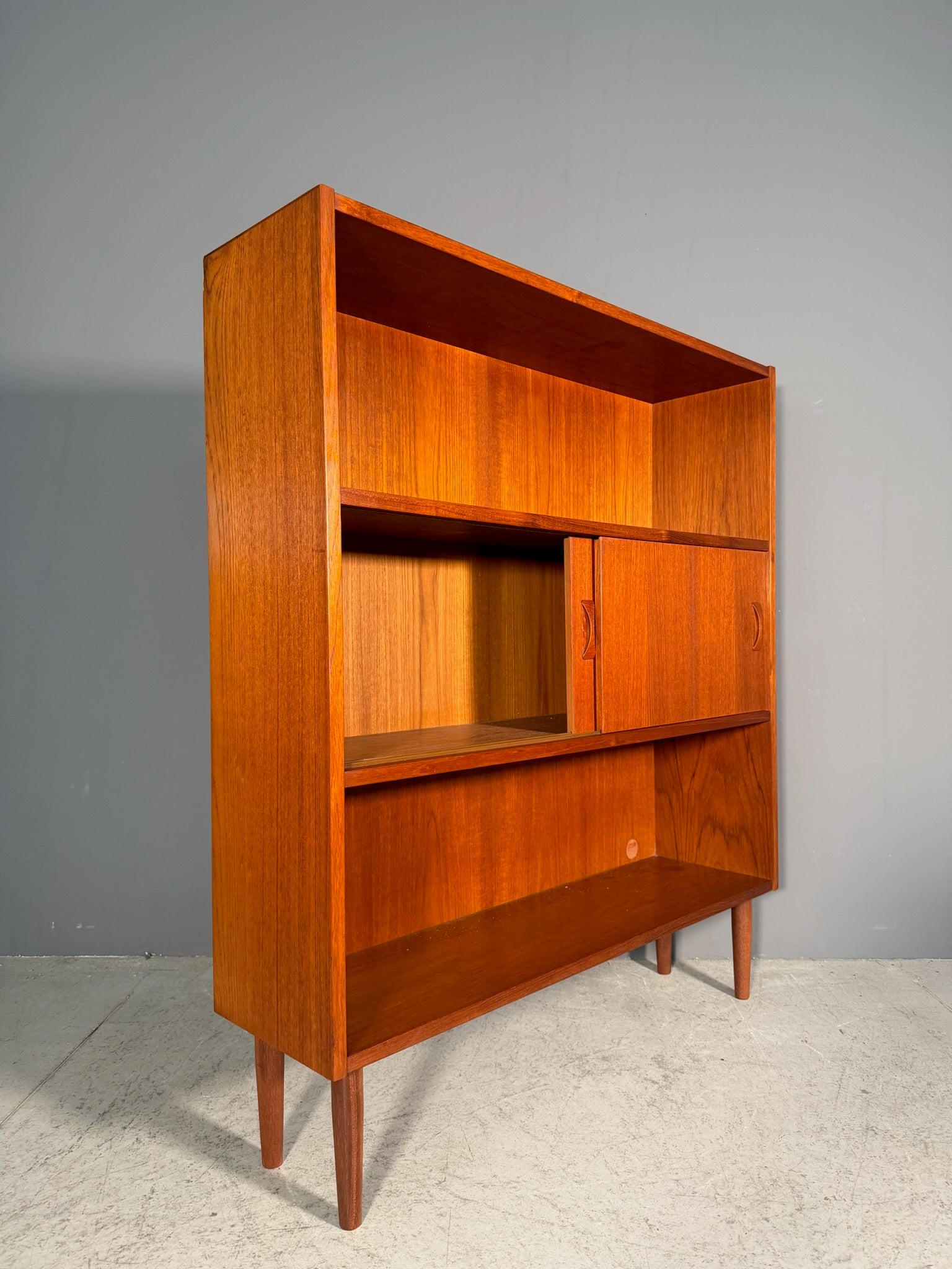Libreria scandinava in teak