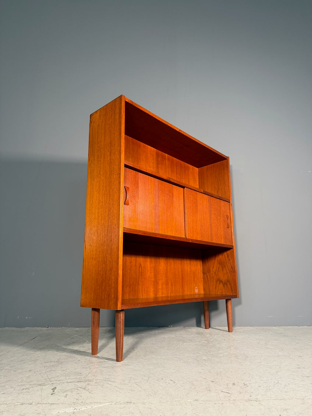Libreria scandinava in teak
