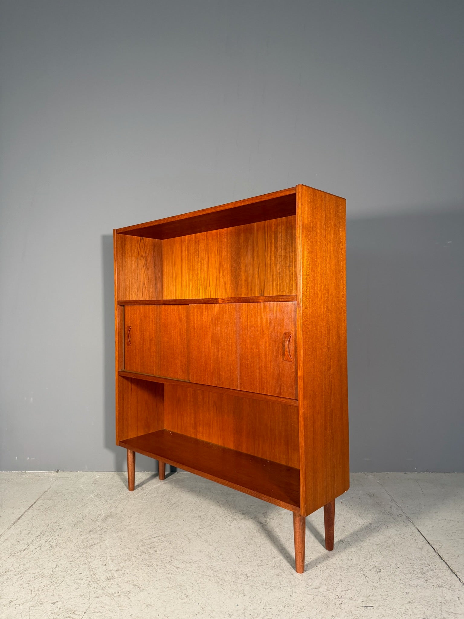 Libreria scandinava in teak