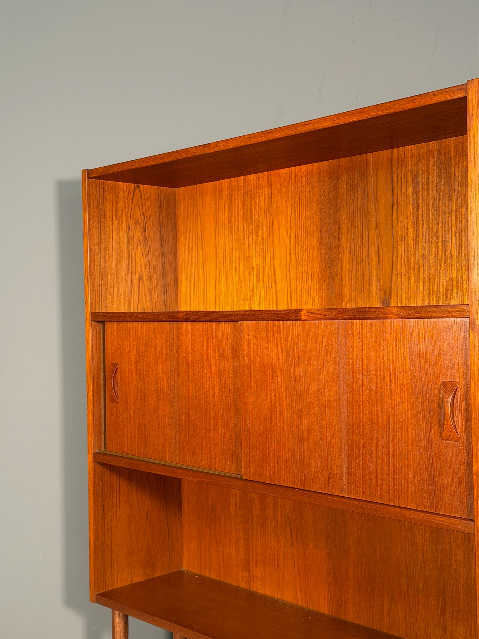 Libreria scandinava in teak