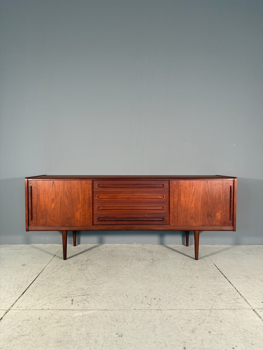 Sideboard in teak di Johannes Andersen