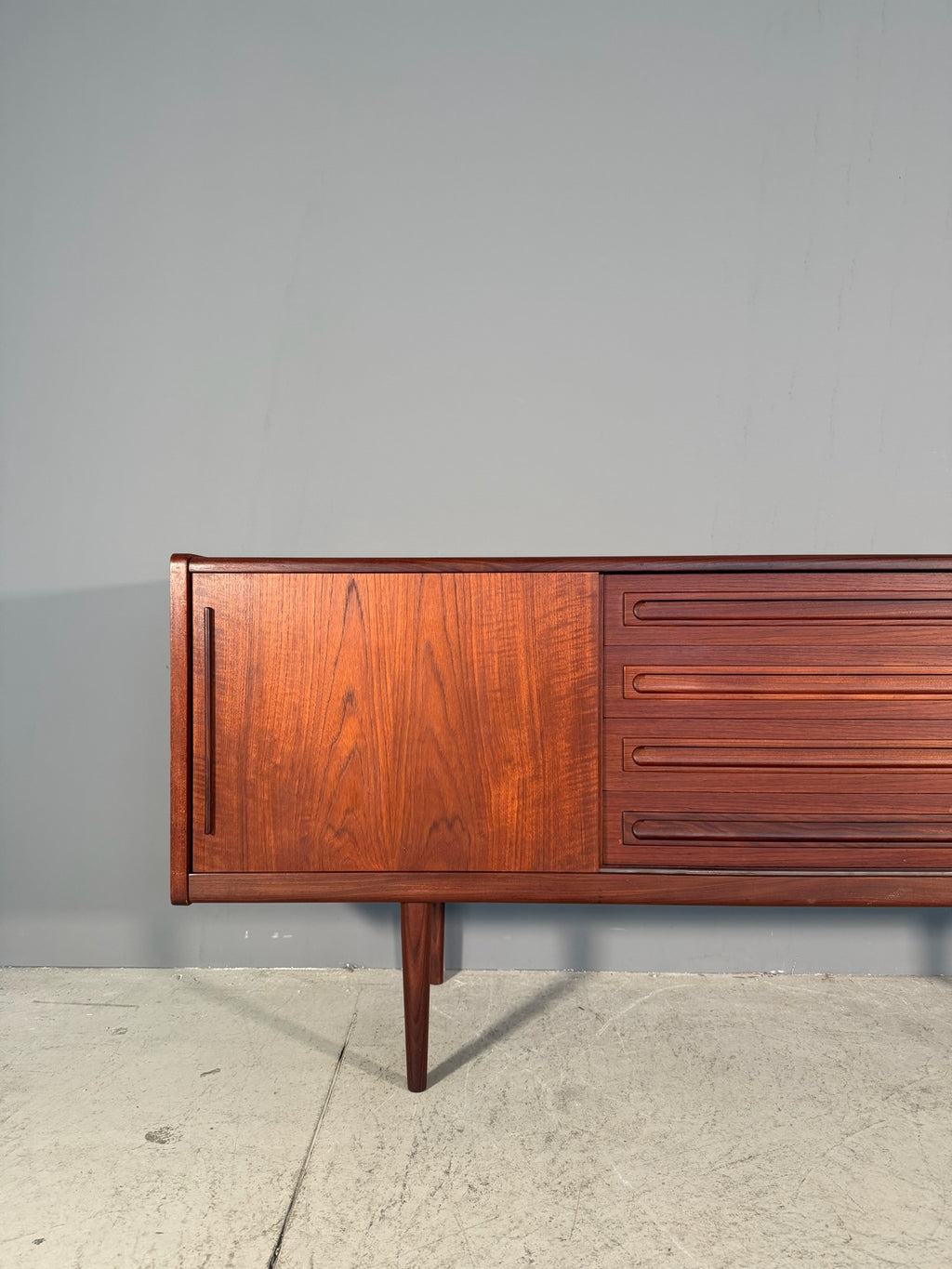 Sideboard in teak di Johannes Andersen