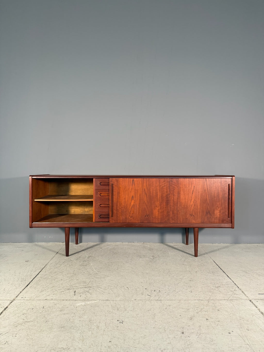 Sideboard in teak di Johannes Andersen