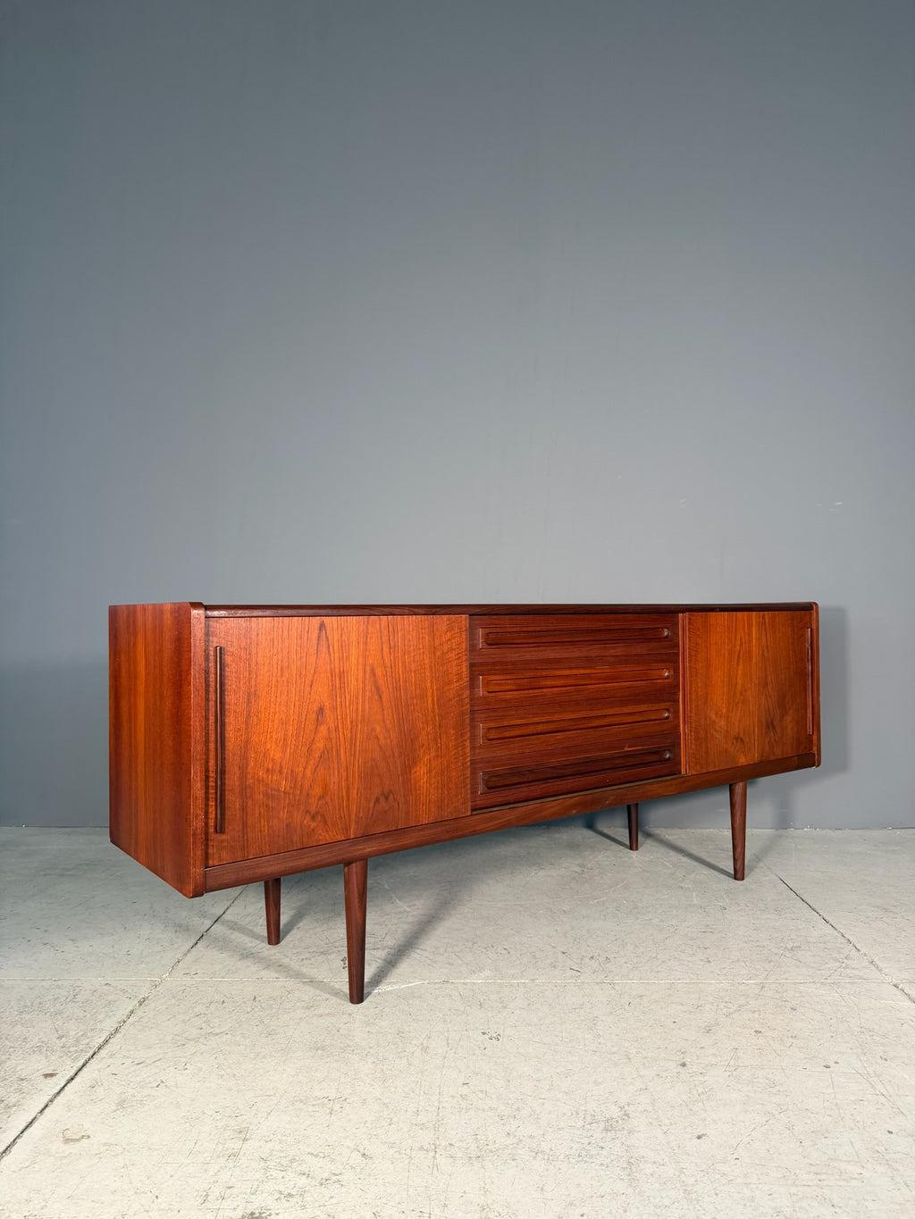 Sideboard in teak di Johannes Andersen