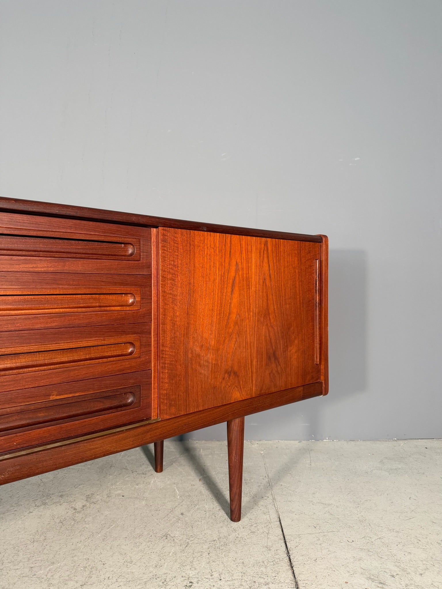 Sideboard in teak di Johannes Andersen