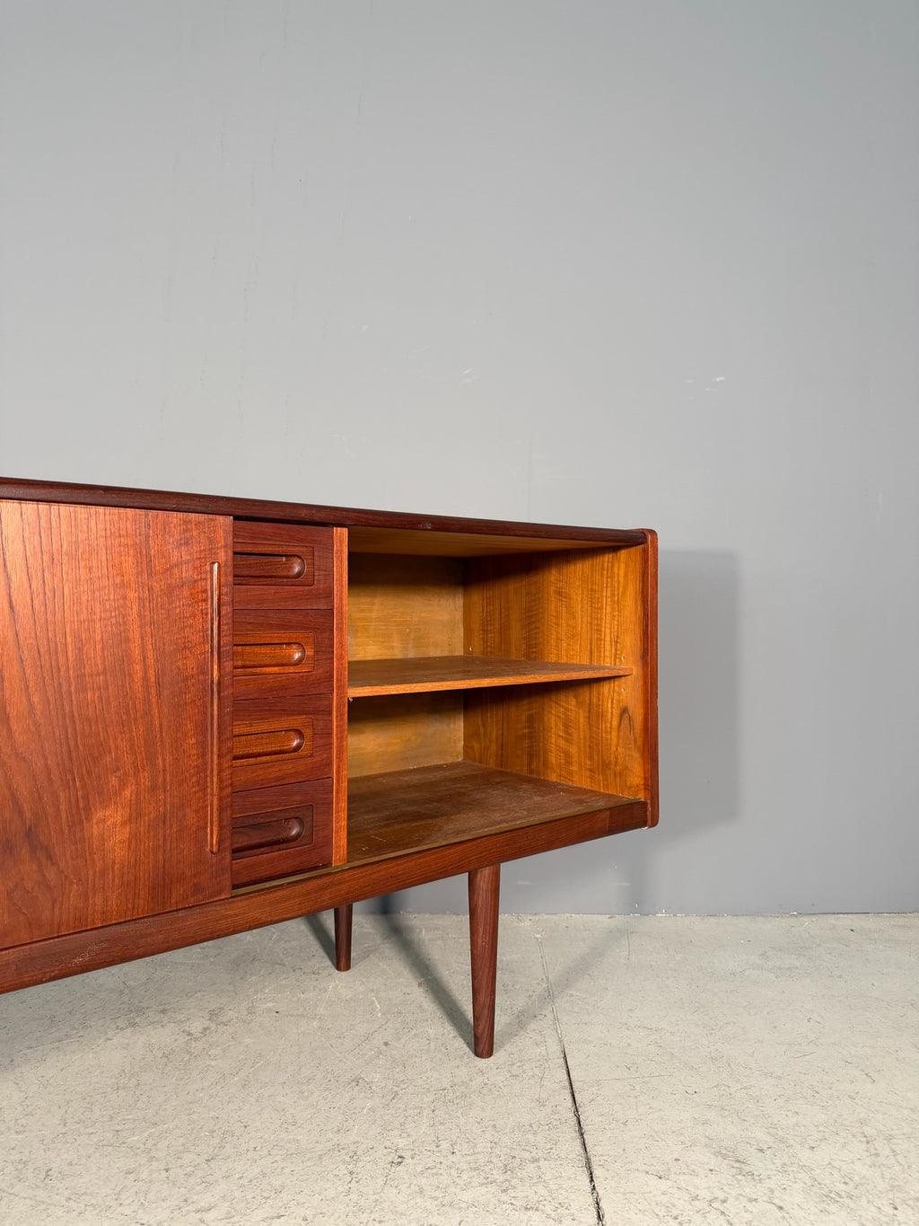 Sideboard in teak di Johannes Andersen