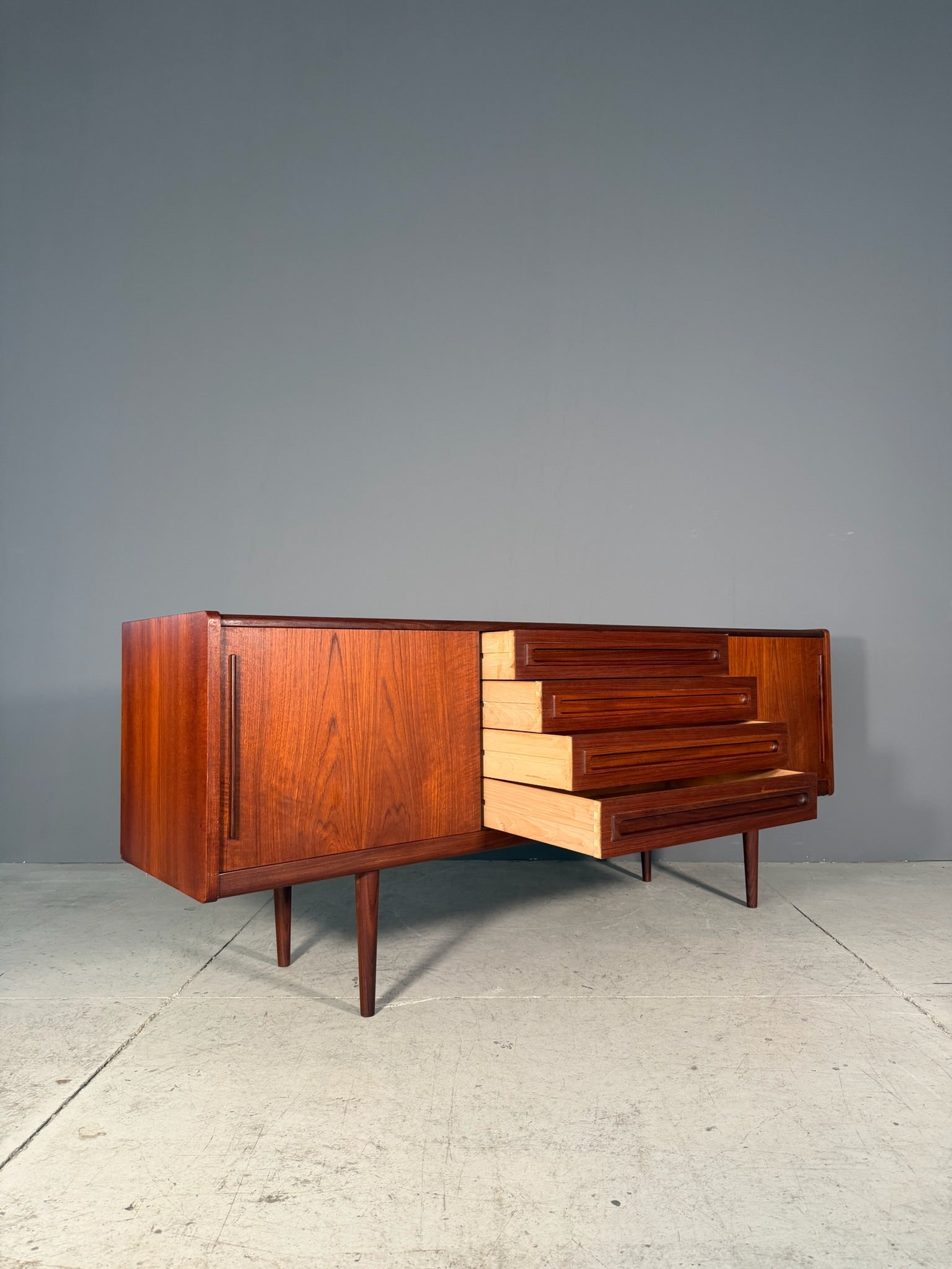 Sideboard in teak di Johannes Andersen