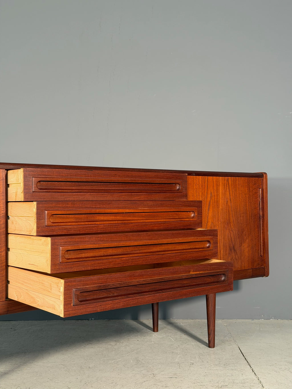 Sideboard in teak di Johannes Andersen