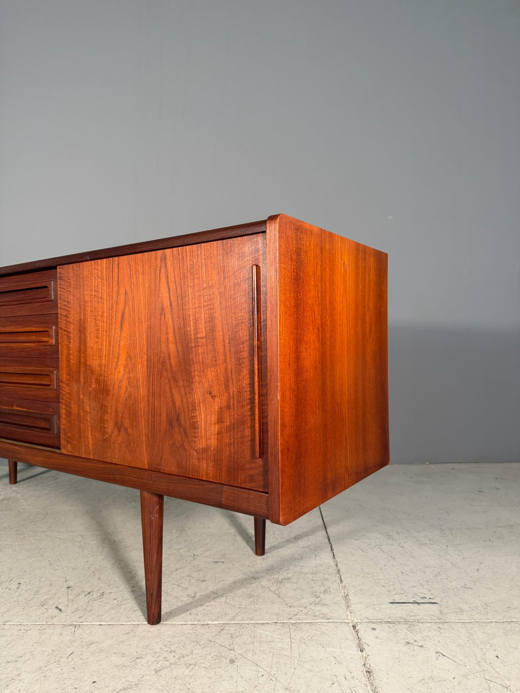 Sideboard in teak di Johannes Andersen