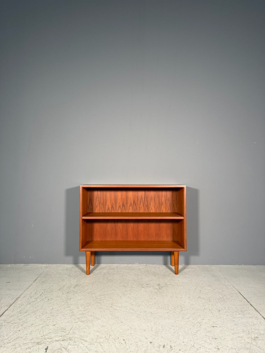 Mobiletto danese in teak