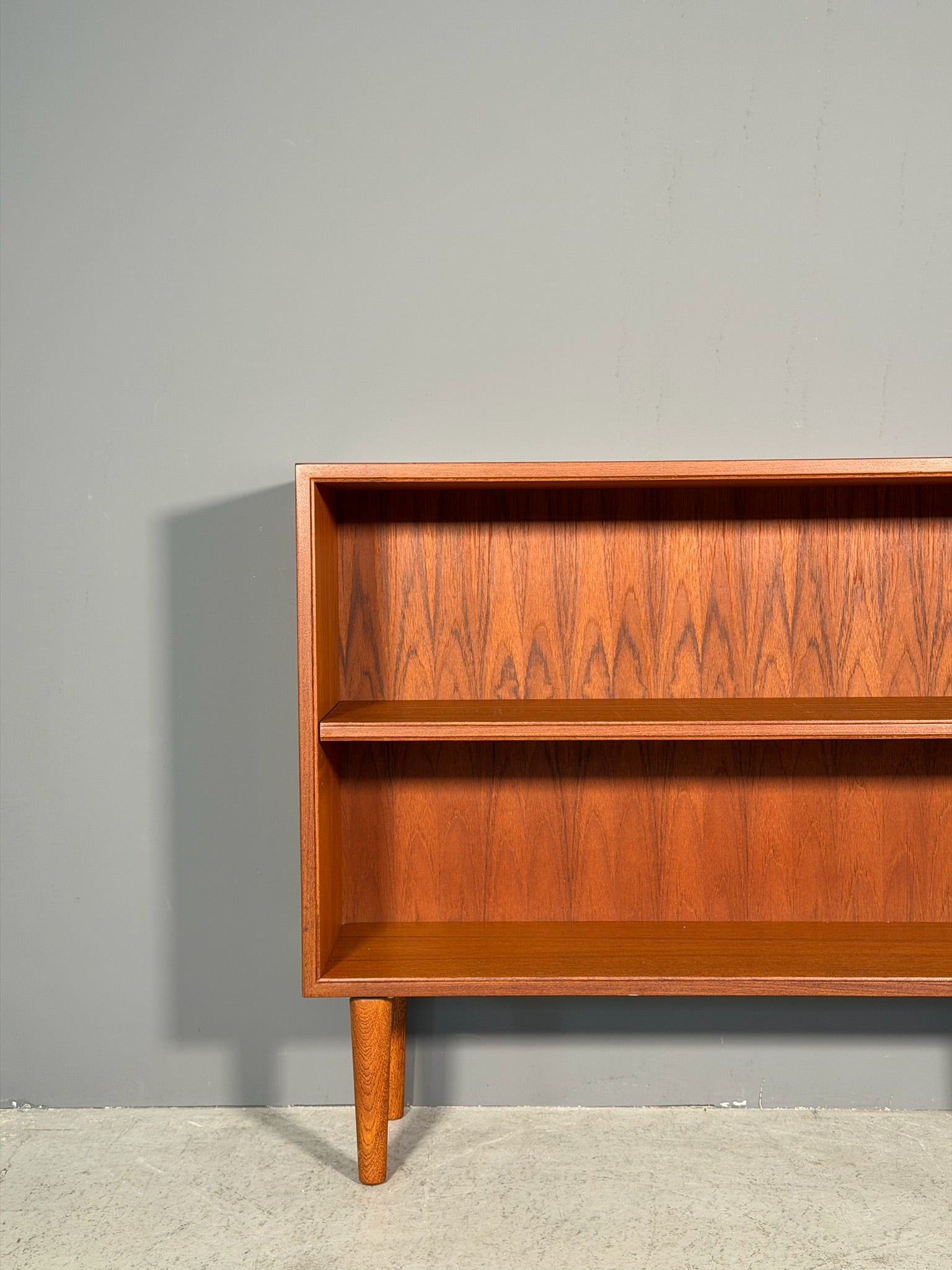 Mobiletto danese in teak