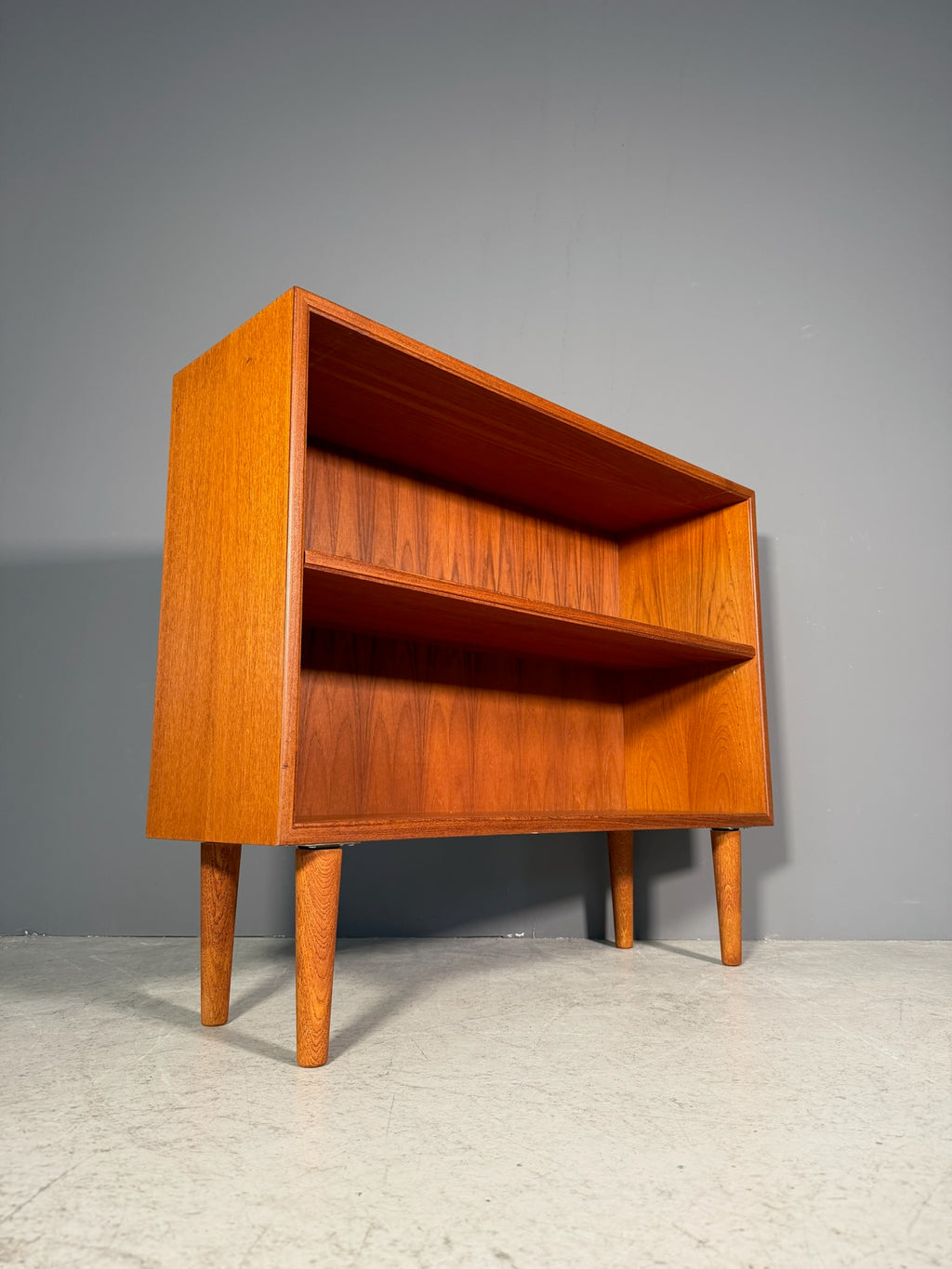 Mobiletto danese in teak