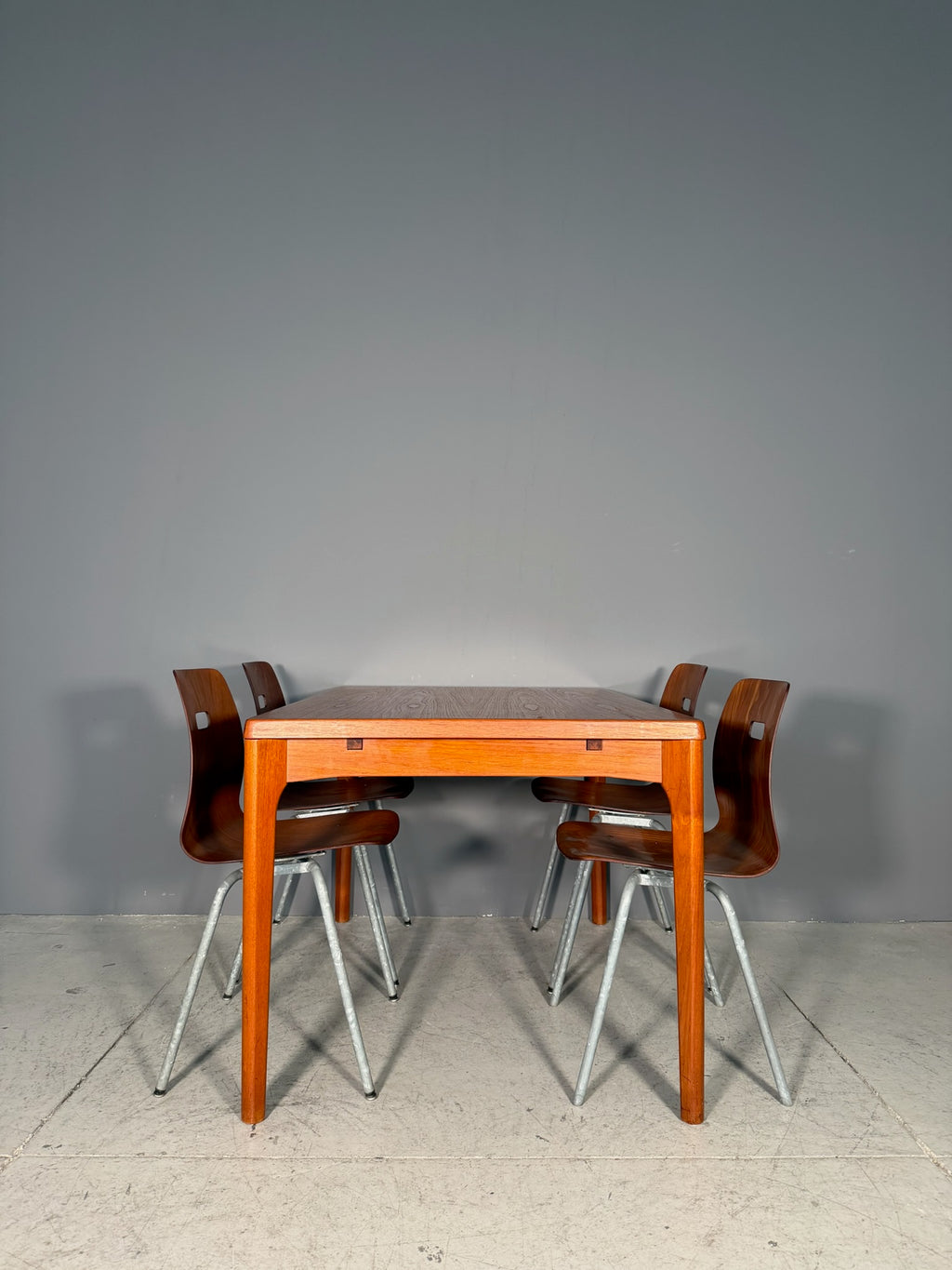 Tavolo allungabile di Henning Kjaernulf