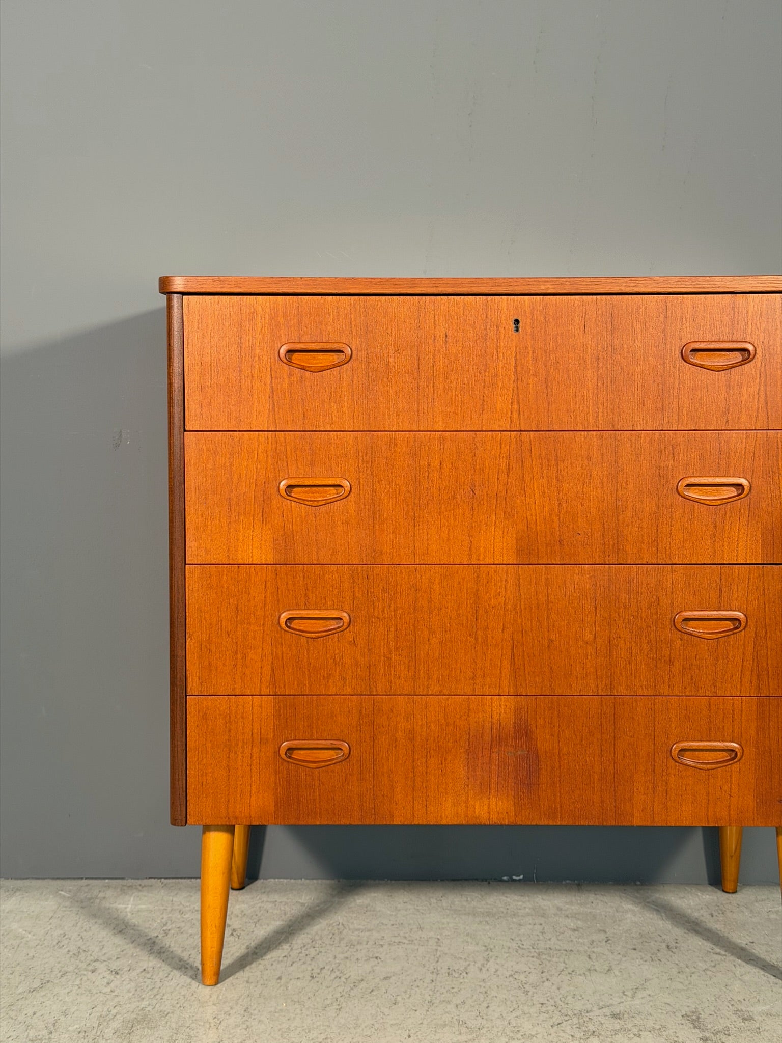 Cassettiera danese in teak