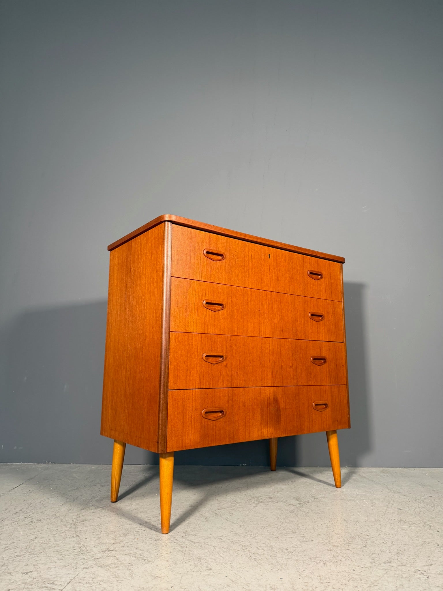 Cassettiera danese in teak