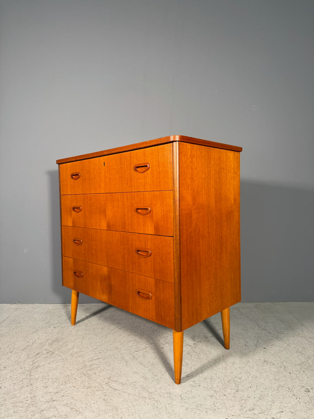 Cassettiera danese in teak