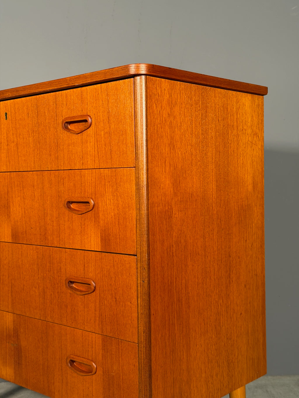 Cassettiera danese in teak
