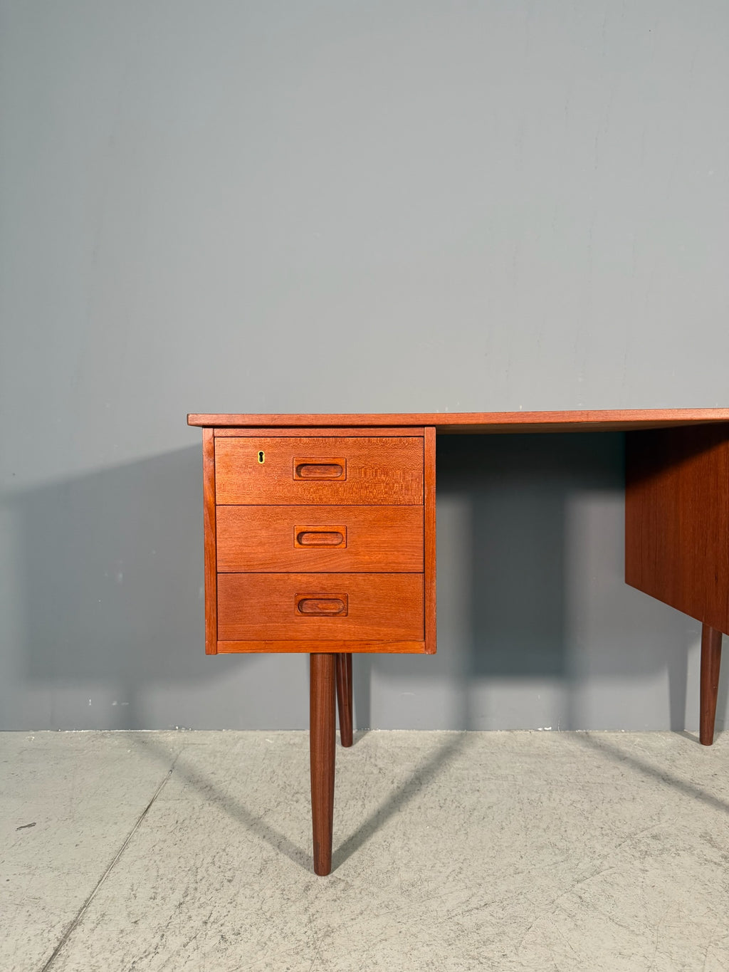 Scrivania danese in teak