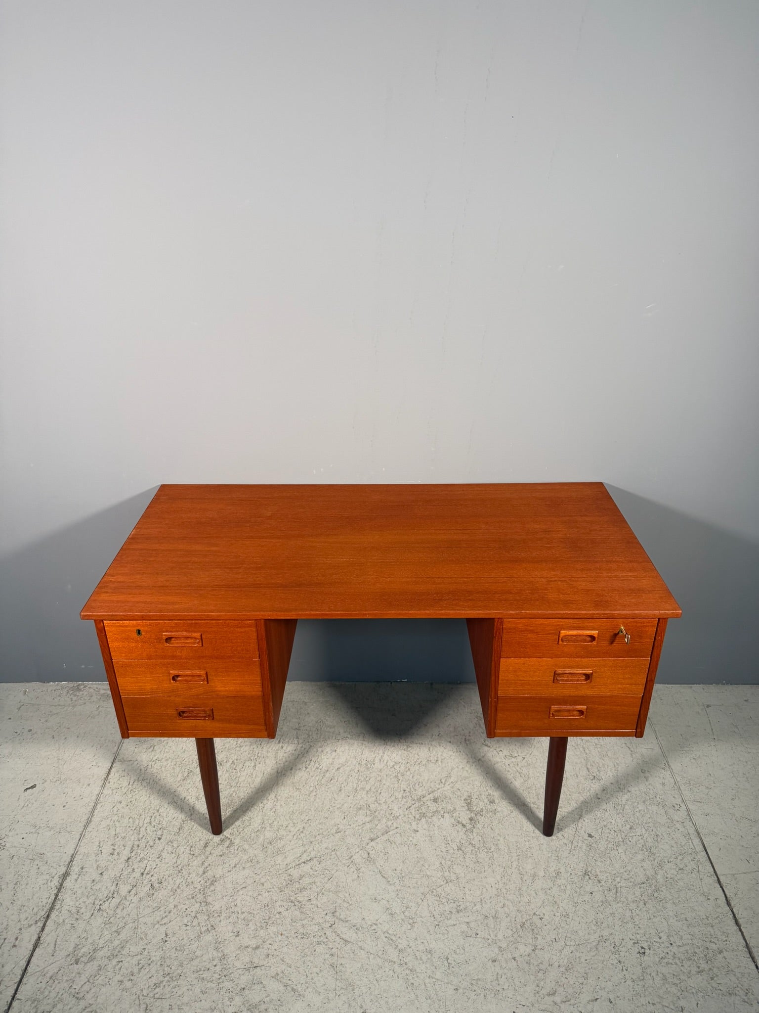 Scrivania danese in teak